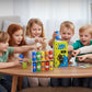 Juguetes para niños que combinan con el color de las botellas