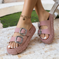 Sandalias tipo slide con punta abierta y diseño recortad